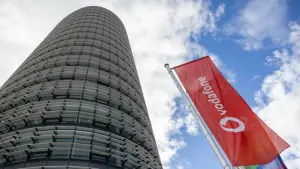 Vodafone-Flaggen vor der Deutschlandzentrale