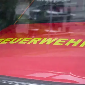 Feuerwehr löscht Brand