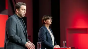 Fordern Brandmauer gegen Rechts: Lars Klingbeil und Saskia Esken
