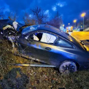 Autofahrer stirbt nach Frontalzusammenstoß in Pforzheim