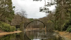 Rakotzbrücke im Kromlauer Rhododendronpark