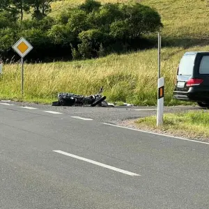 Tödlicher Motorrad-Unfall - zwei 16-Jährige sterben