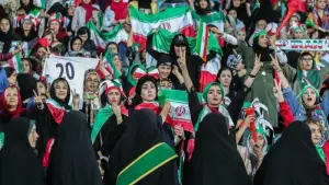 Iranische Frauen im Stadion