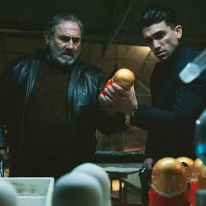 Mit eiserner Hand Staffel 2: Wird die spanische Netflix-Serie fortgesetzt?