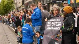 Menschenkette in Mannheim