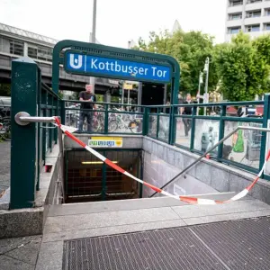Mann in U-Bahnhof erstochen