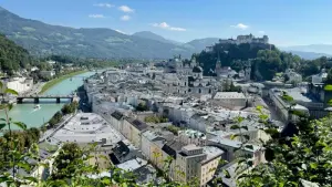 Ausblick vom Mönchsberg auf Salzburg