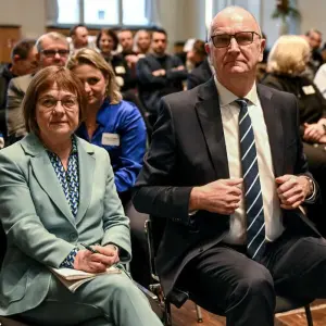 Gesundheitsministerin Nonnemacher und Ministerpräsident Woidke