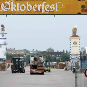 Aufbau Oktoberfest