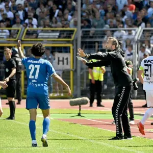 Trainer Dario Fossi vom VfB Oldenburg