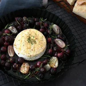 Gebackener Camembert mit Trauben