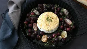 Gebackener Camembert mit Trauben