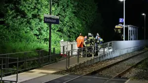 Zwischen Zugwaggons geraten - zwei Männer tödlich verletzt