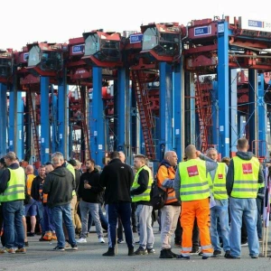 Warnstreik im Hamburger Hafen