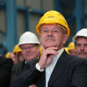 Olaf Scholz besucht Meyer Werft