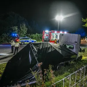 Nach Zusammenstoß zwischen Auto und Kleintransporter: Ein Toter