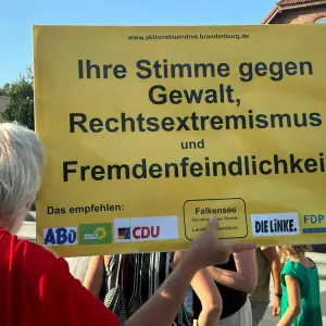 Bündnis gegen Rechts protestiert in Falkensee