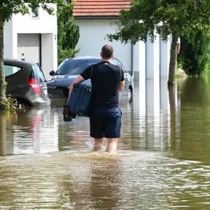 Hochwasser in Bayern - Fahrenzhausen
