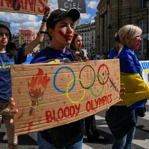 Ukraine-Krieg - Demonstration vor Olympia in Paris