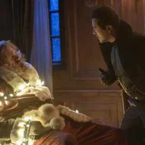 Violent Night: Stranger Things-Star David Harbour als prügelnder Santa Claus