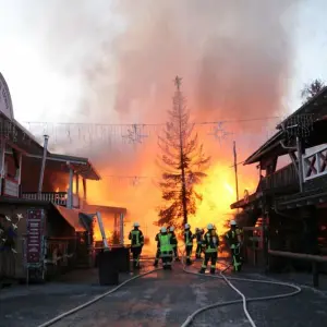 Feuer in der Westernstadt Pullman City in Bayern