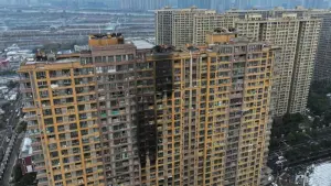 Feuer in Wohnblock in China