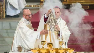 Amtseinführung des neuen Erzbischofs Gössl