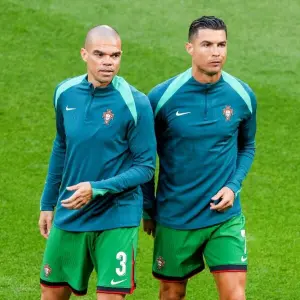 Pepe (l) und Cristiano Ronaldo