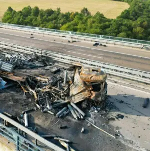 Unfall mit Gefahrgut-Lkw auf der A38 bei Leuna