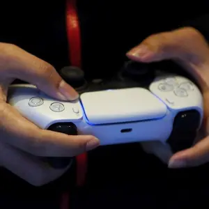 PS5-Controller blinkt blau: Das bedeutet es, das kannst Du tun