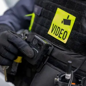 Polizist mit Bodycam