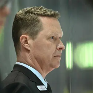 Wolfsburgs Trainer Mike Stewart
