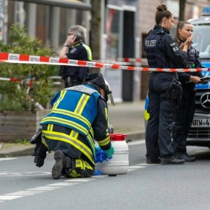 Mehrere Personen in Bochumer Café verletzt