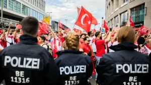 Euro 2024: Türkischer Fanmarsch in Berlin
