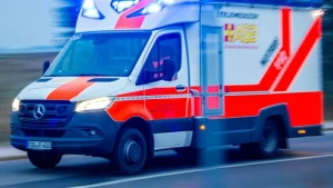 Notarzt im Blaulicht-Einsatz