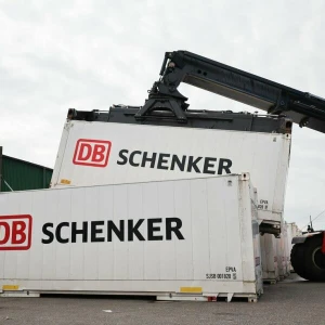 DB Schenker im Hamburger Hafen