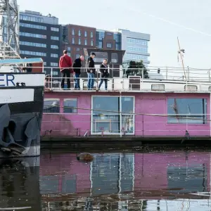 Olli Schulz und Fynn Kliemann haben ihr Hausboot verkauft