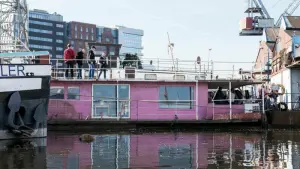 Olli Schulz und Fynn Kliemann haben ihr Hausboot verkauft
