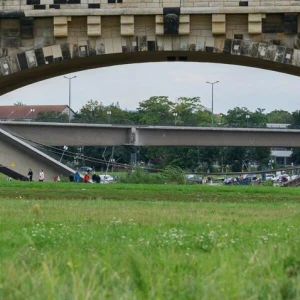 Carolabrücke in Dresden eingestürzt