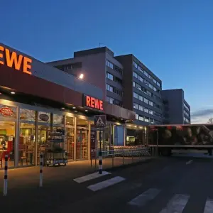 Rewe eröffnet neues Lager in Magdeburg