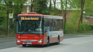 Bus in Heide