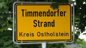 Lübeck und Timmendorfer Strand wollen Bäderbahn behalten