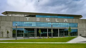 Die Autofabrik von Tesla in Grünheide