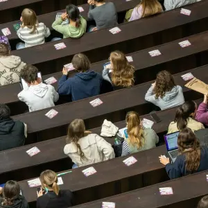 Studierende im Hörsaal