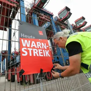 Warnstreik im Hamburger Hafen