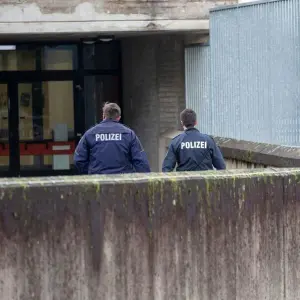 Polizeiaufgebot an Kölner Schule