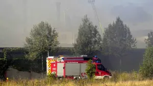 Großbrand in Wunsiedel - Polizei warnt vor giftigem Rauch