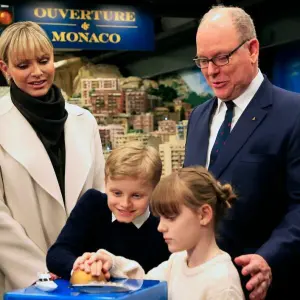 Fürst Albert II. von Monaco mit Familie in Hamburg