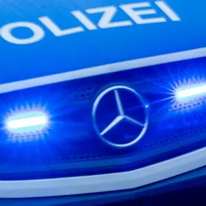 Polizeieinsatz mit Blaulicht