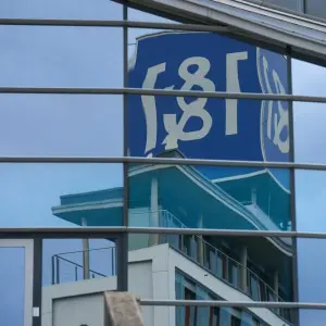 Spiegelverkehrtes Logo von 1&1